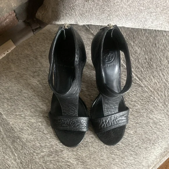 Tory Burch Black All Leather Torben Tumbled Rhino Leather Heel - Picture 6 of 14